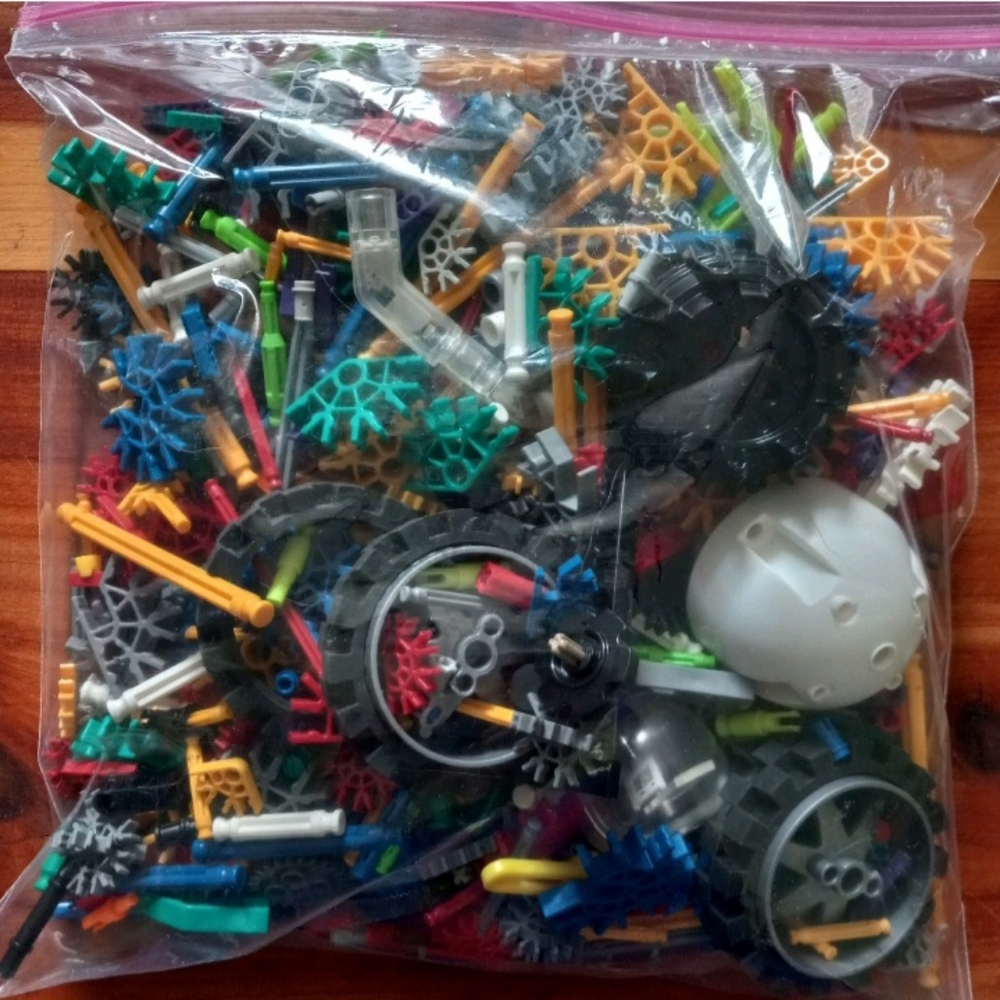 1lb Unsorted Bag Mixed K'nex Pieces
